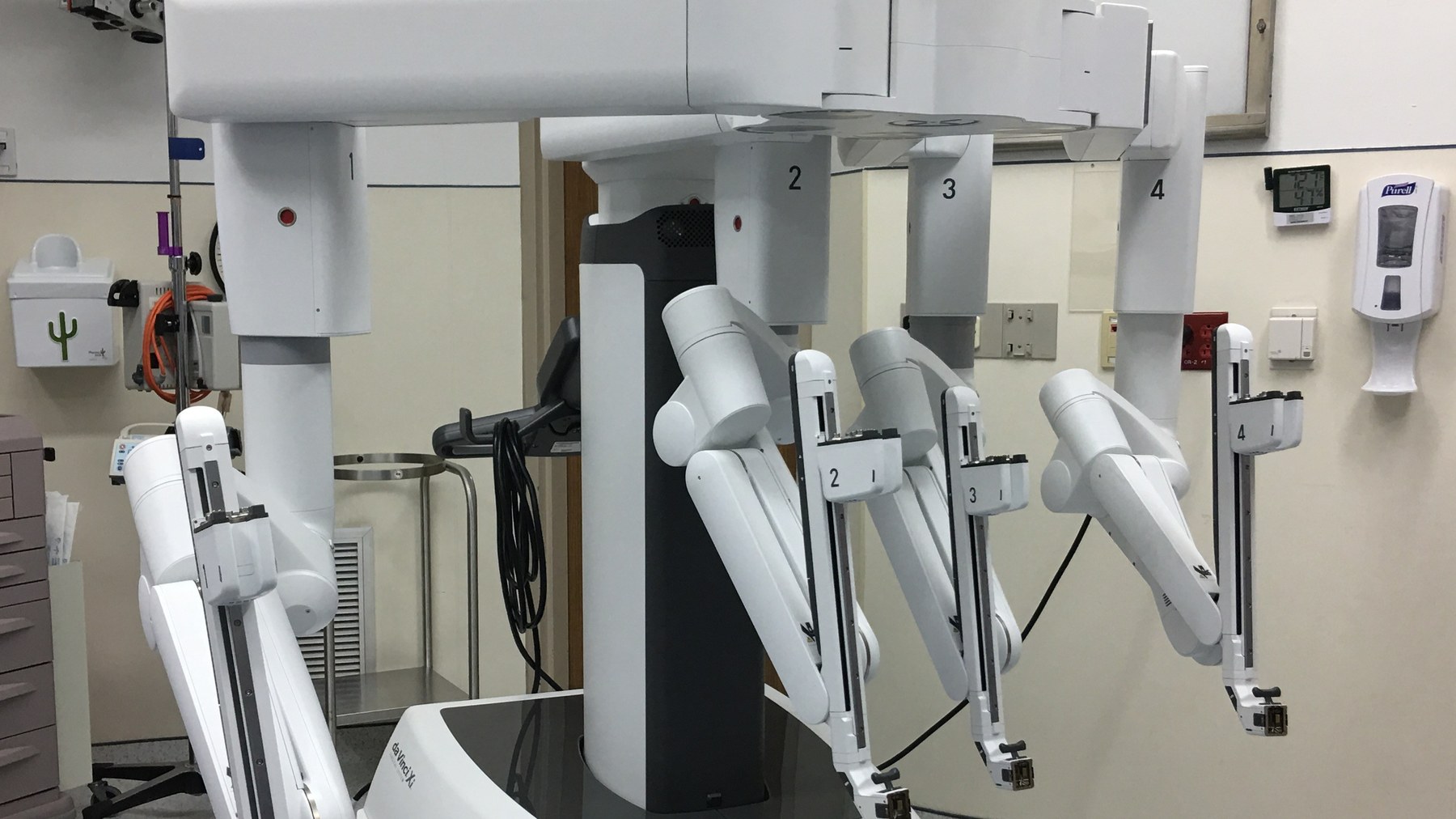 Da Vinci surgical robot reference for medical robotics